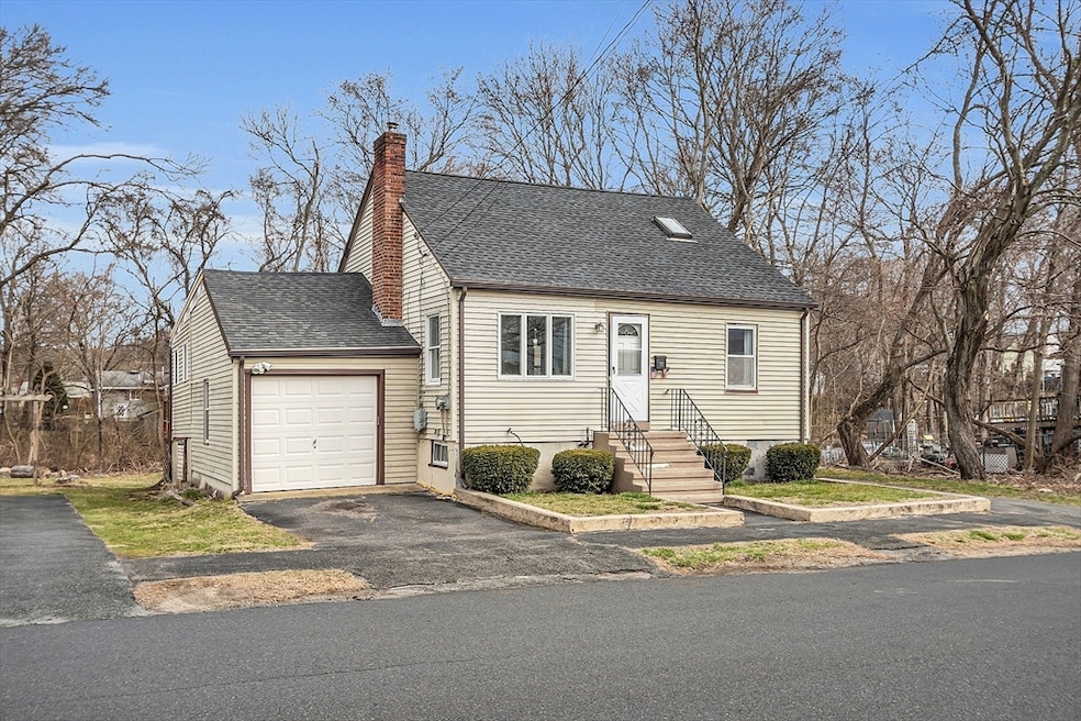 22 Fairview Ave, Lynn, MA 01904 - photo 1