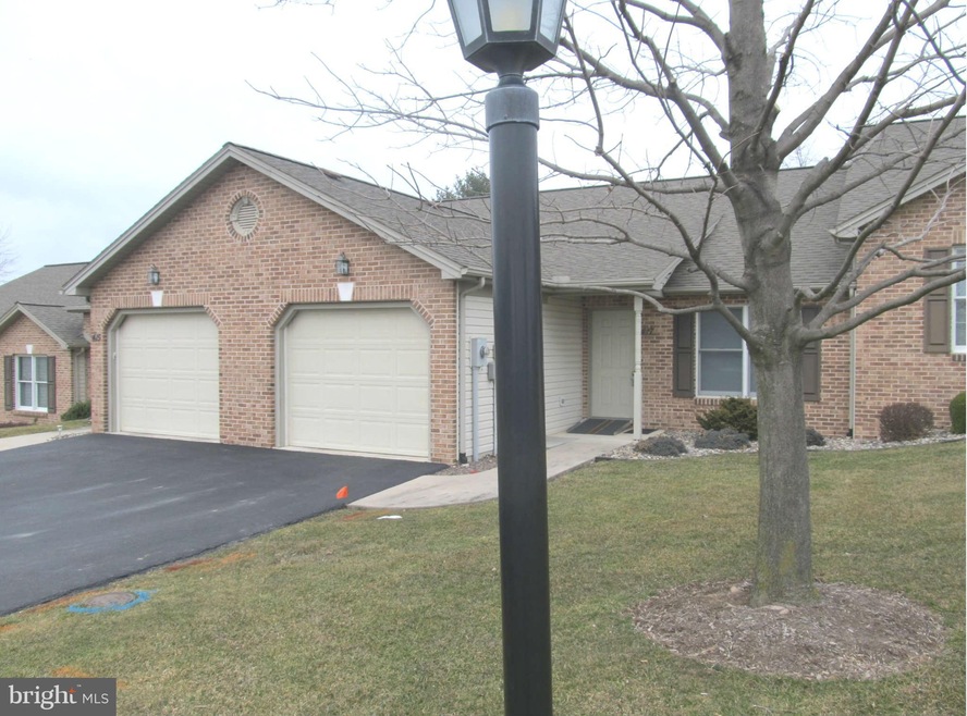 417 Deborah Ct, Chambersburg, PA 17201 - photo 1