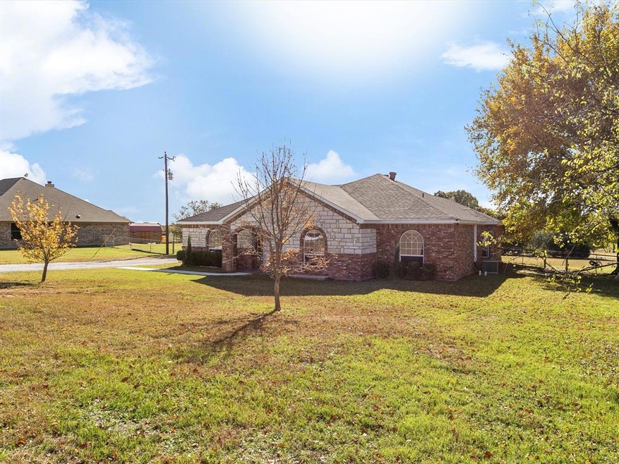 7413 Elman Ln, Azle, TX 76020 - photo 1