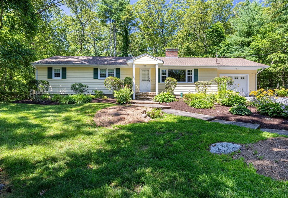 39 Blueberry Ln, North Scituate, RI 02857 - photo 1