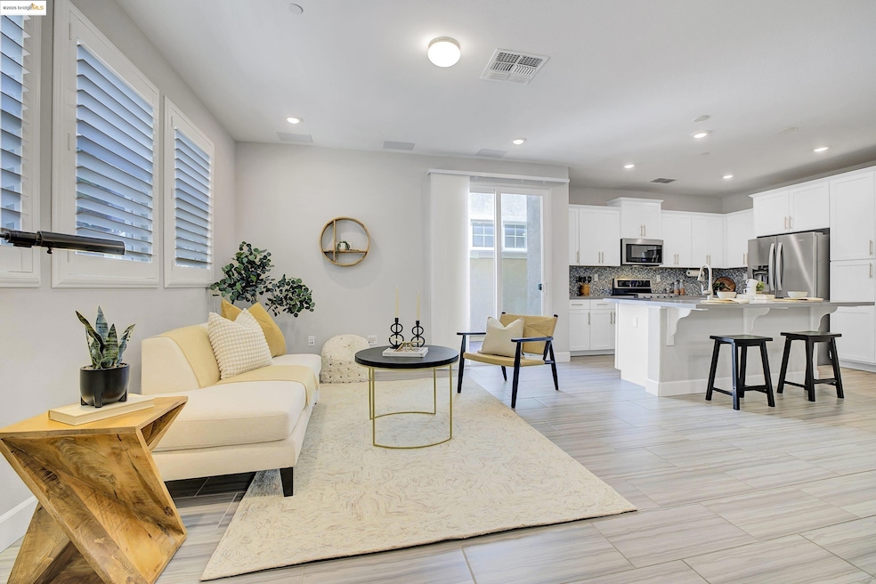 Sold $1,050,000 • Co-Listing Agent