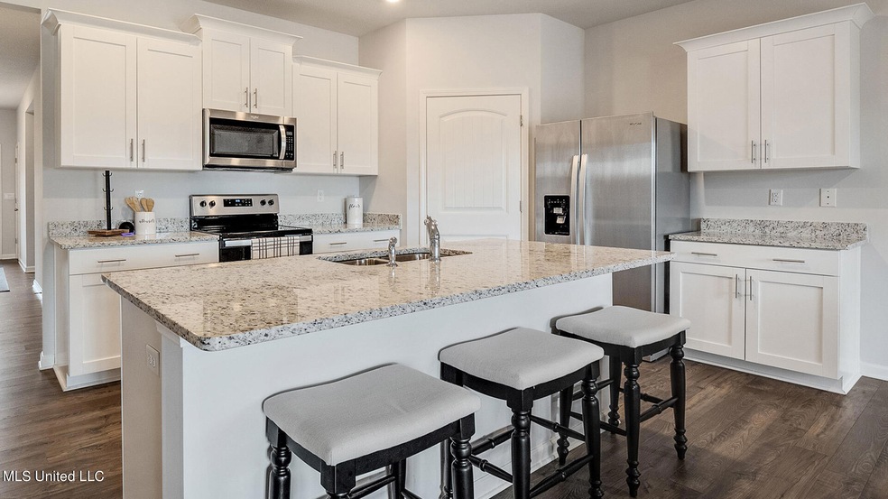 1_TN_Memphis_Lacombe_Kitchen