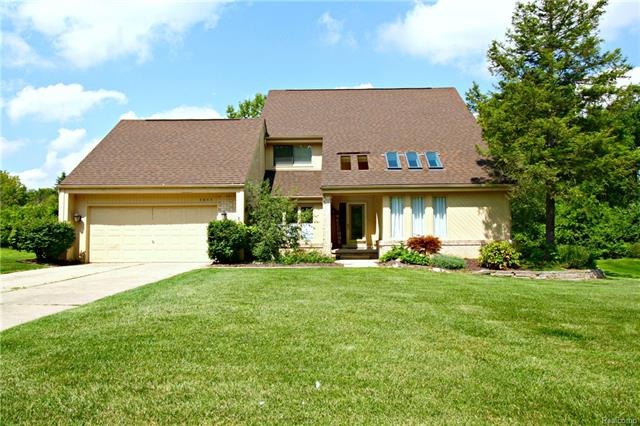 Welcome to 5853 Three Ponds Ct!