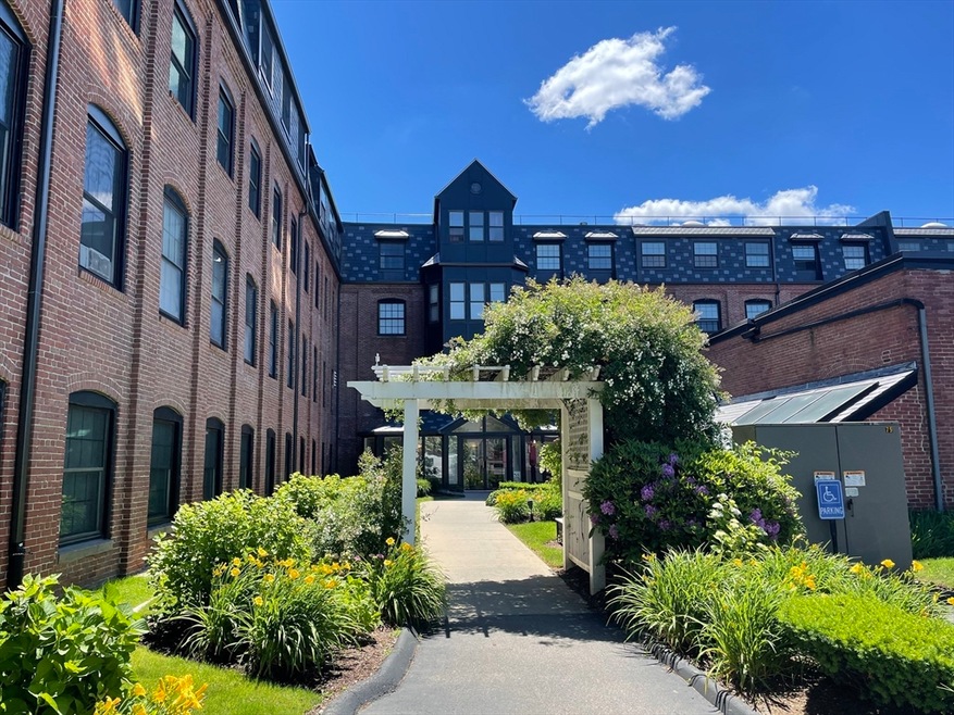 Whittemore Mills unit 204, Quincy, MA 02170 - photo 1