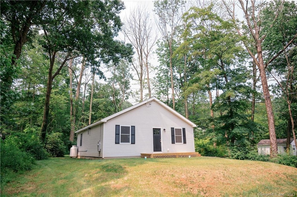 52 Lakeview Dr, Ashford, CT 06278 - photo 1