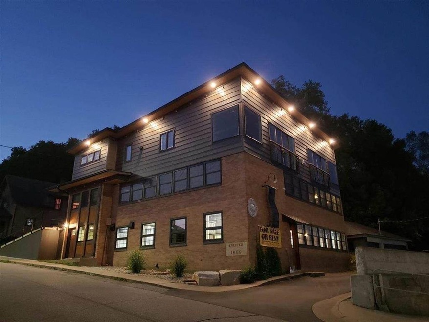 50 N 3rd St unit 2, Lansing, IA 52151 - photo 1