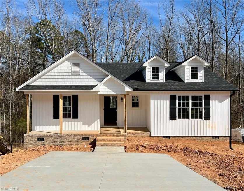 847 Berg St, Asheboro, NC 27203 - photo 1