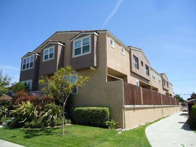 Beautiful construction, home is second balcony bac
