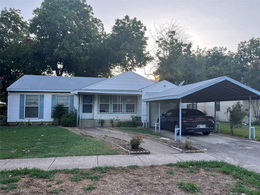 930 Clarice St, Grand Prairie, TX 75051 - photo 1