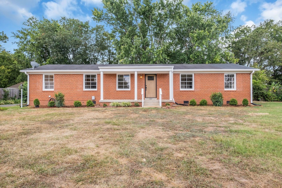 Welcome to 217 Stonewall Drive, Columbia , TN 38401
