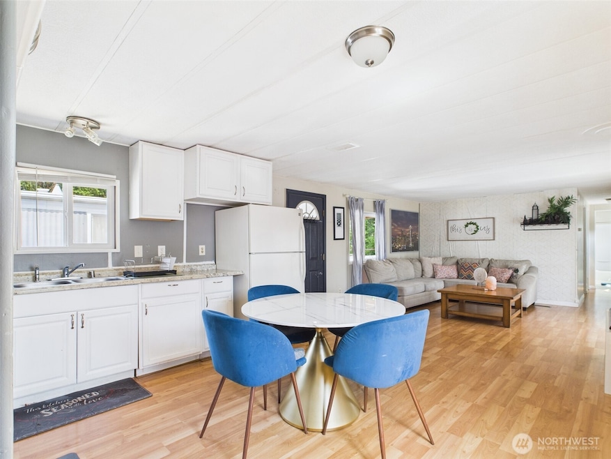 For Sale $112,000 • Co-Listing Agent