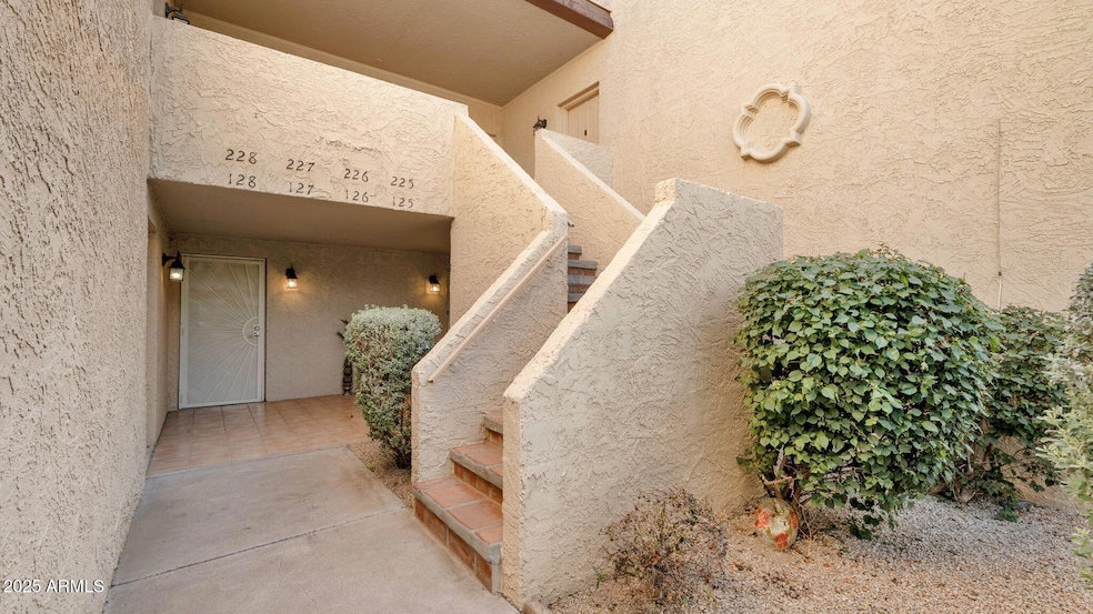 8649 E Royal Palm Rd unit 225, Scottsdale, AZ 85258 - photo 1