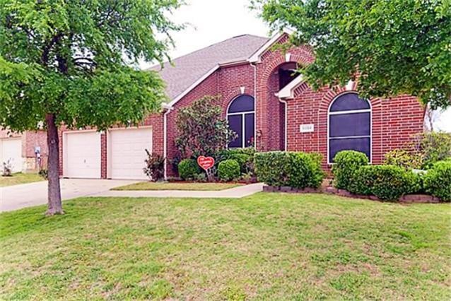 Welcome to 9904 Lakeridge Court!