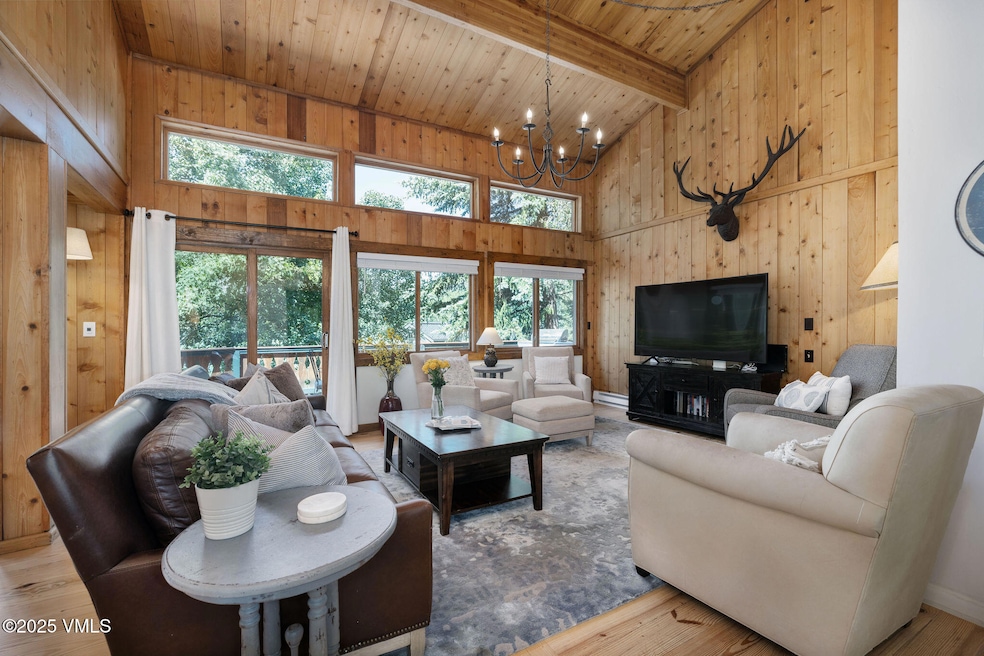 3115_booth_falls_b_interior_living_a