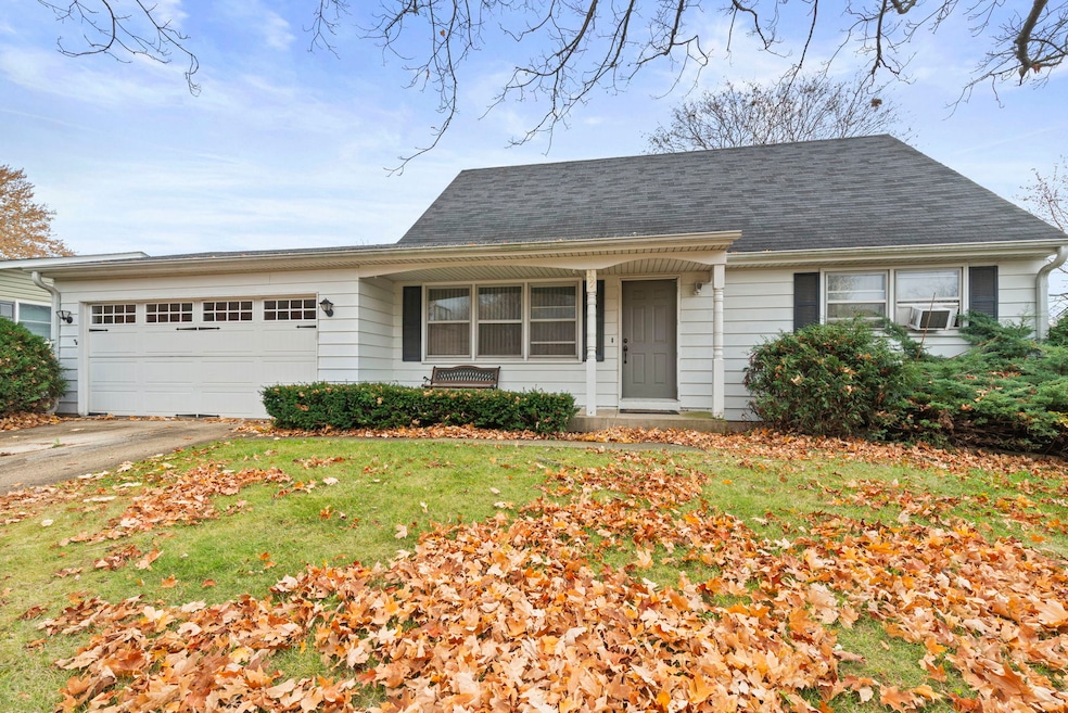 391 Cornell Ln, Elgin, IL 60123 - photo 1