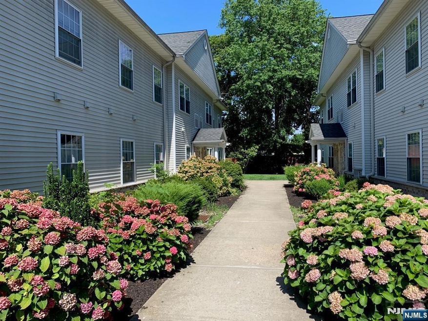 47 Central Ave unit A 7, Rochelle Park, NJ 07662 - photo 1