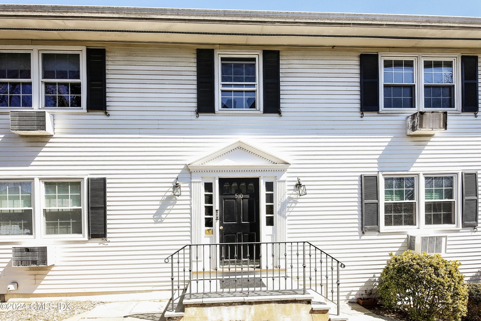 001-photo-front-entrance-6893456