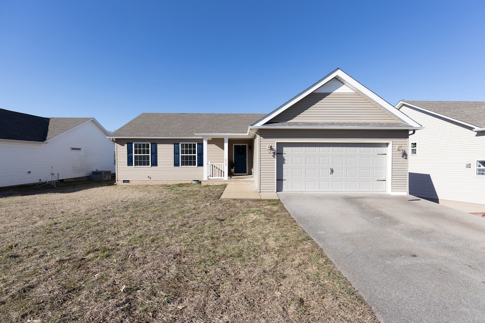 1828 Elizabeth Ln, Columbia, TN 38401 - photo 1