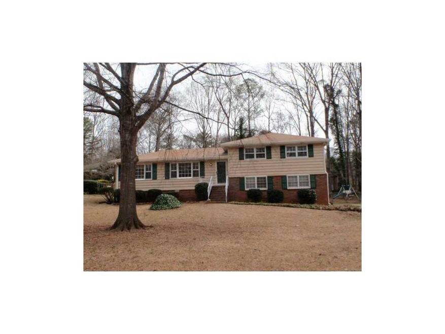 5722 Hillcrest Dr, Acworth, GA 30102 - photo 1