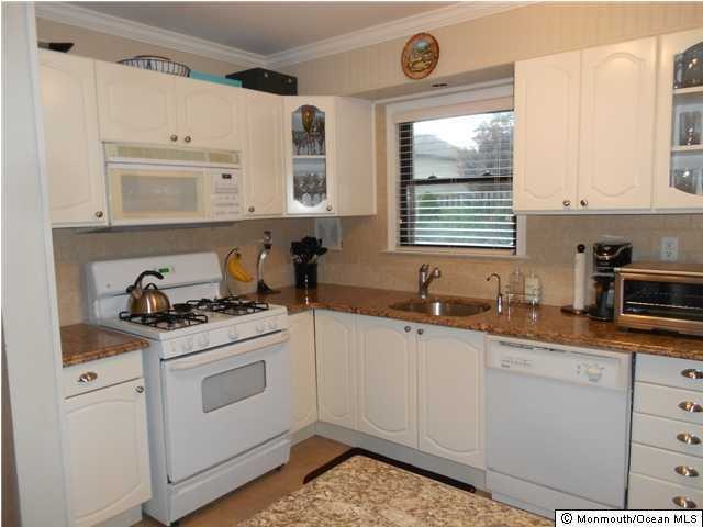 301 Spring St unit 28, Red Bank, NJ 07701 - photo 1