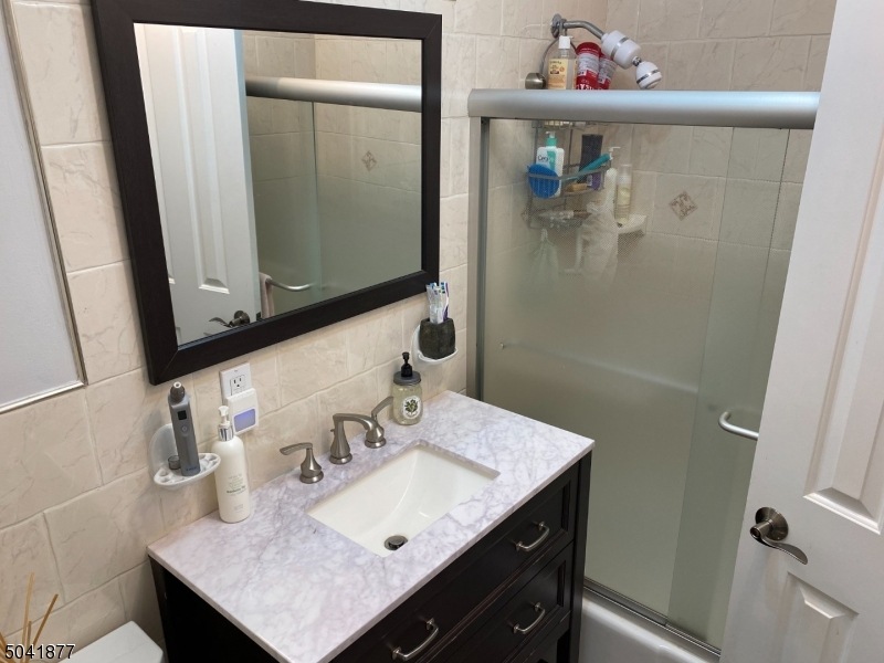 River Plaza unit 1-D, Paterson, NJ 07514 - photo 1