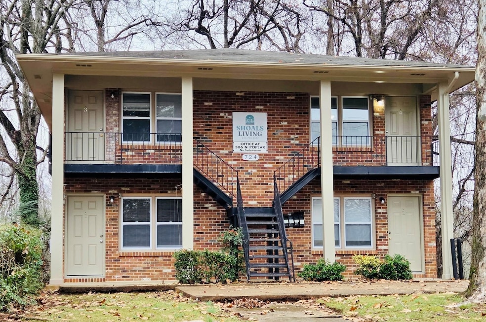 724 Kendrick St, Florence, AL 35630 - photo 1