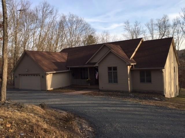 125 Riverview Dr, Lackawaxen, PA 18435 - photo 1