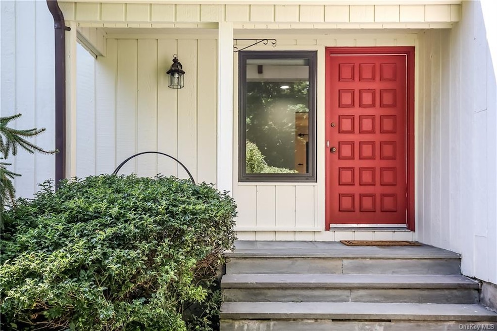 44 Woodcrest Dr, Armonk, NY 10504 - photo 1