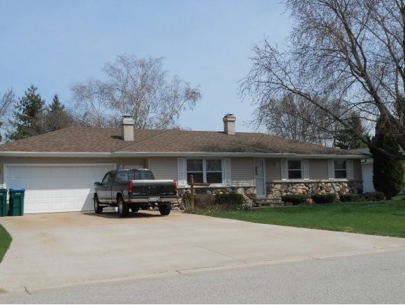 2114 W Harvest Dr, Appleton, WI 54914 - photo 1