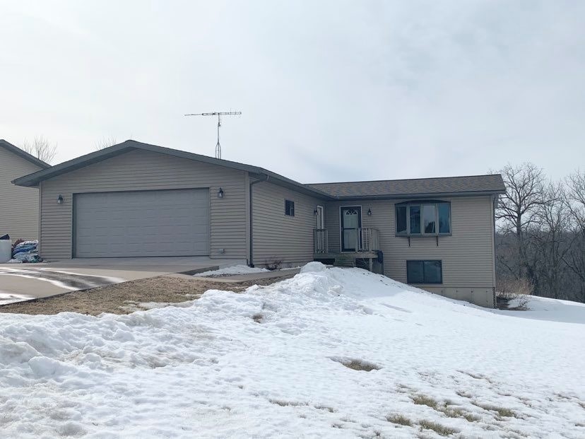 105 Jentz Dr, Potosi, WI 53820 - photo 1
