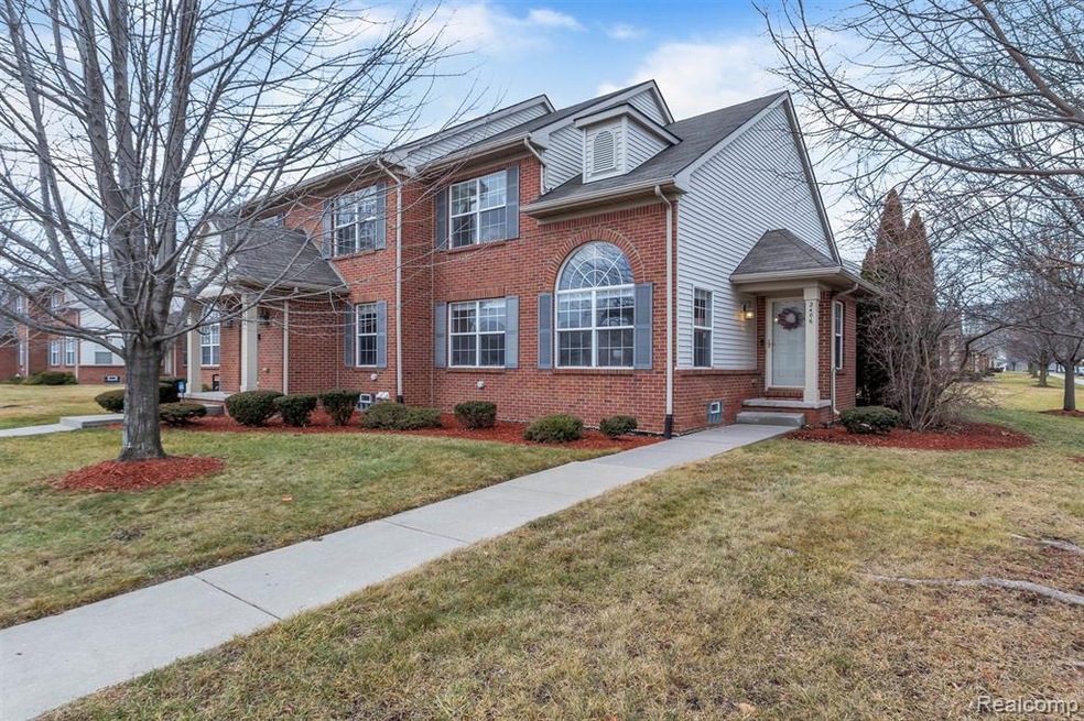 04-1141 N Genesee Dr-4.jpg