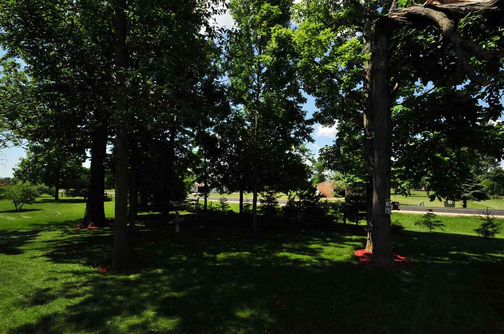 W5295 State Park Ct, Appleton, WI 54915 - photo 1