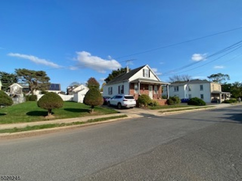 24 N 6th Ave, Manville, NJ 08835 - photo 1