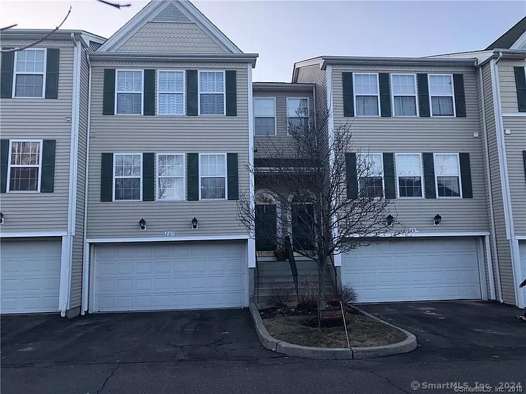 209 Lexington Blvd unit 209, Bethel, CT 06801 - photo 1