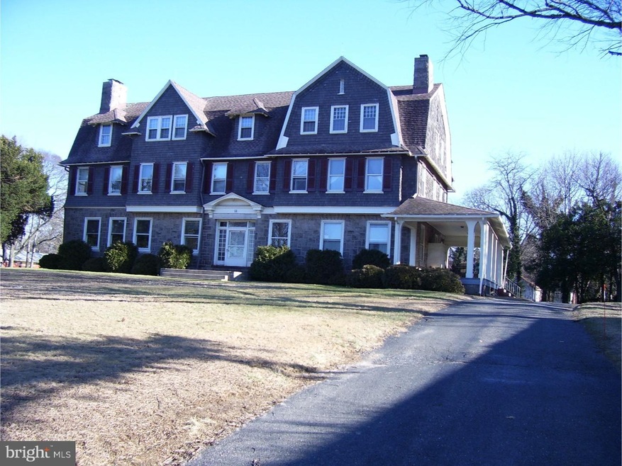 11 Bank Ave unit 5, Riverton, NJ 08077 - photo 1