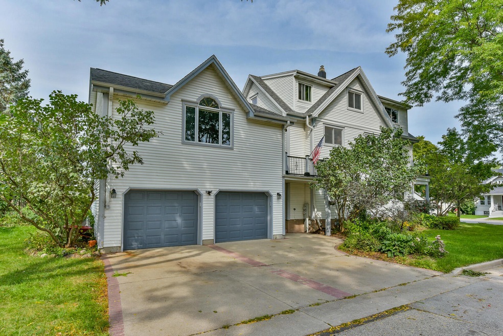 5053 N 127th St unit 55, Butler, WI 53007 - photo 1