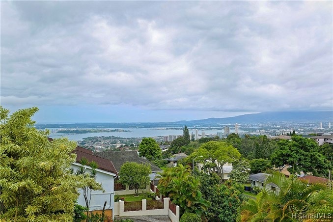 Breathtaking picturesque views overlooking Pearl H