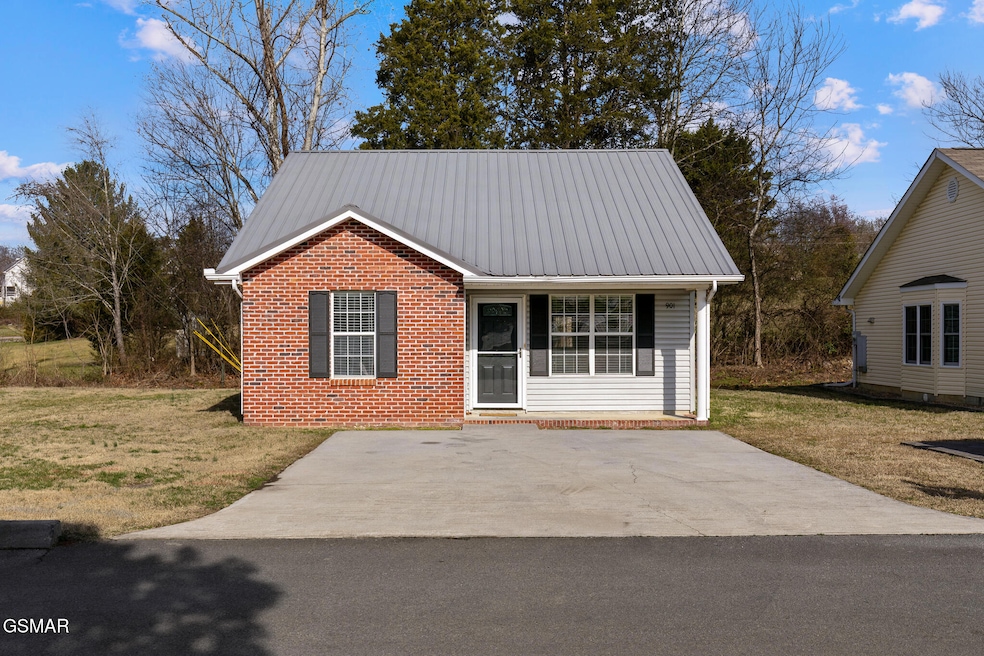 901 Middlebrook Ct, Sevierville, TN 37862 - photo 1