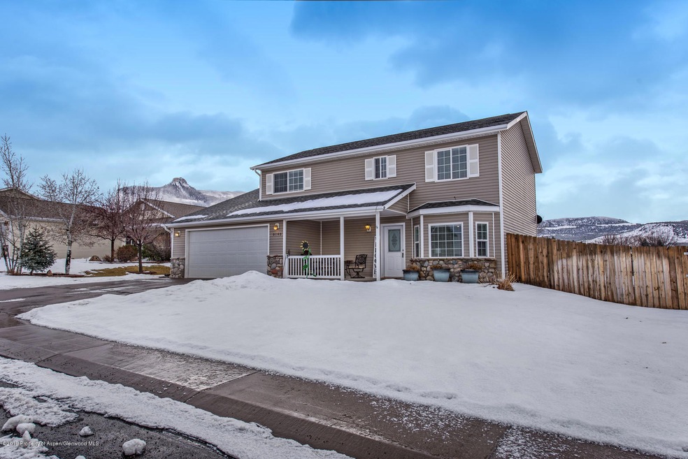 02_140cliffviewcircle2_mls
