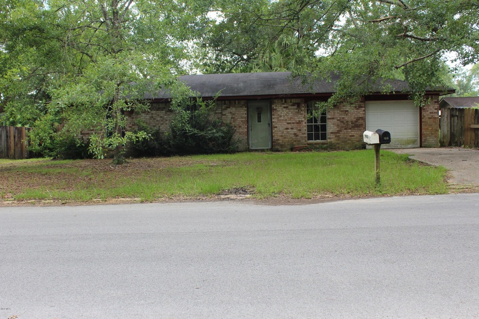 10105 Red Oak Ln, Moss Point, MS 39562 - photo 1