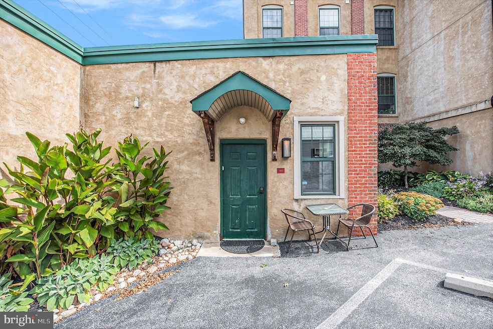 541 Washington Ave unit 101, Phoenixville, PA 19460 - photo 1