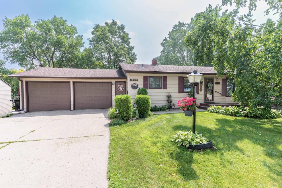 For Sale $225,000 • Co-Listing Agent