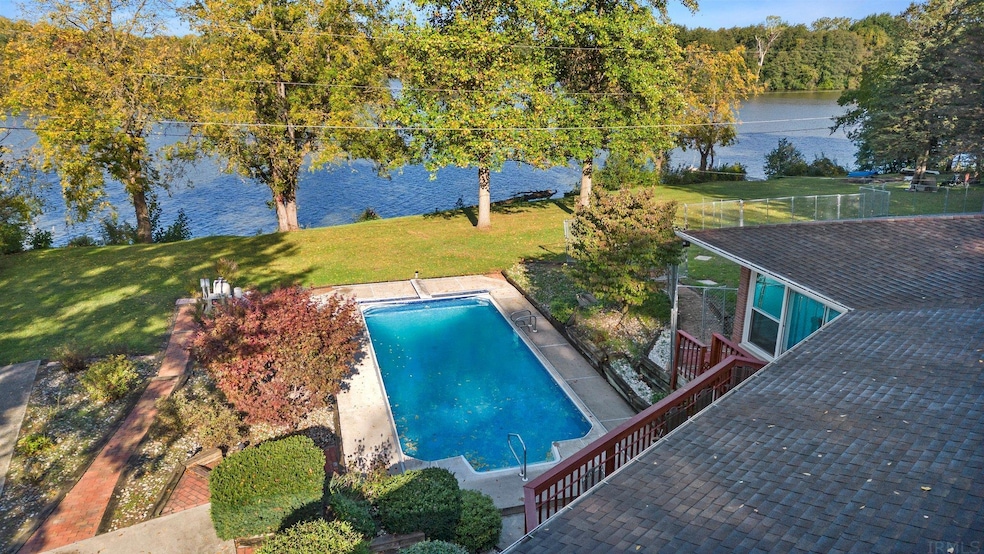 10601 Lagoon Dr, Grabill, IN 46741 - photo 1