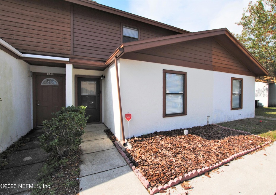 4340 Melissa Ct W, Jacksonville, FL 32210 - photo 1