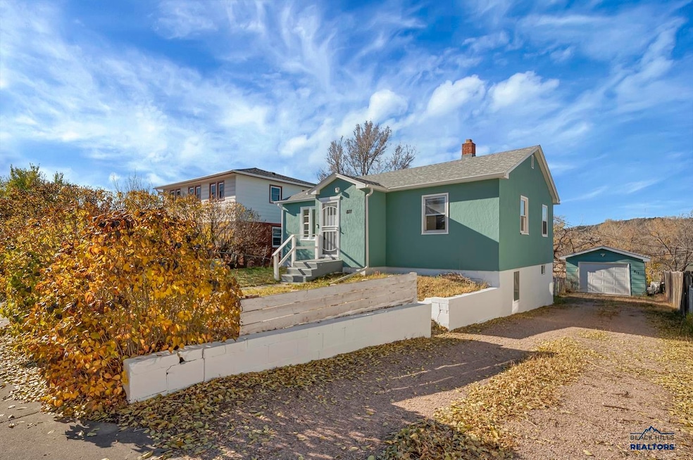811 Blaine Ave, Rapid City, SD 57701 - photo 1