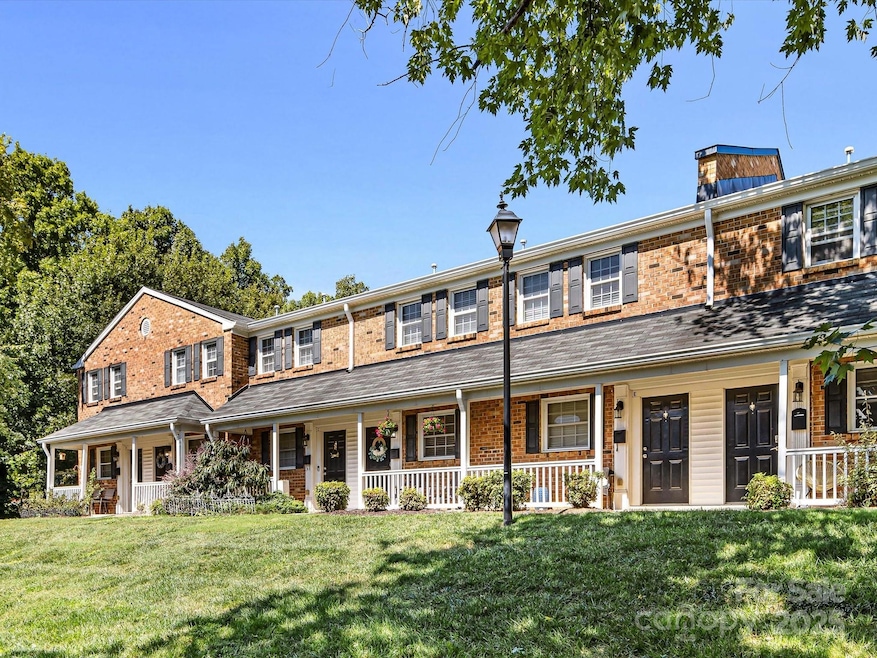 1310 Green Oaks Ln unit D, Charlotte, NC 28205 - photo 1
