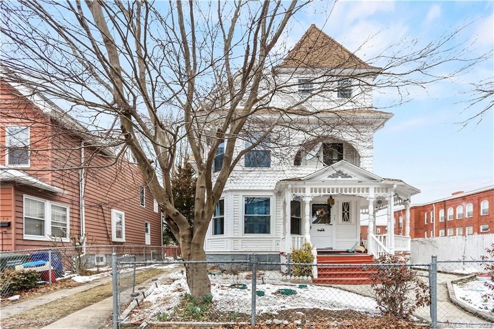 464 Maplewood Ave, Bridgeport, CT 06605 - photo 1