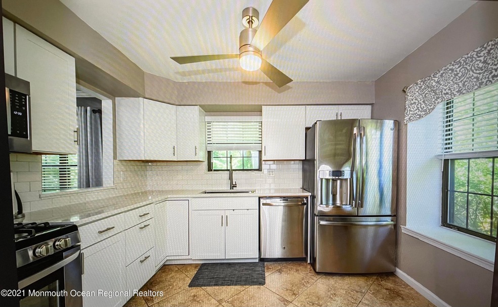 24 Balmoral Ct, Matawan, NJ 07747 - photo 1