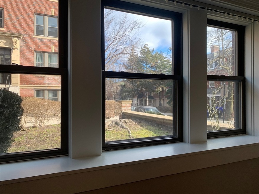 94 Longwood Ave unit A, Brookline, MA 02446 - photo 1