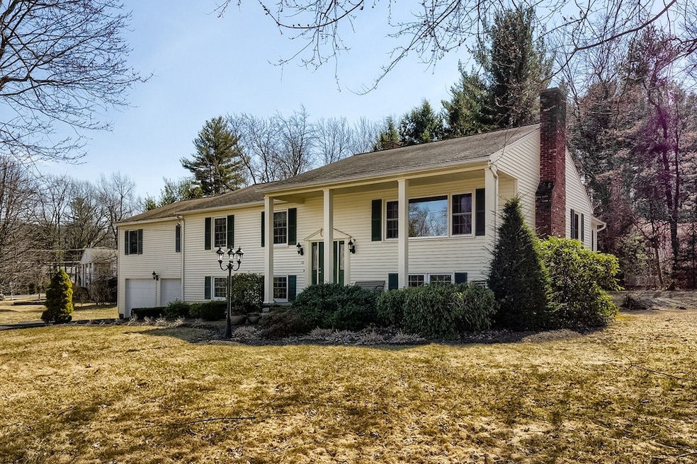 70 Twinbrooke Dr, Holden, MA 01520 - photo 1